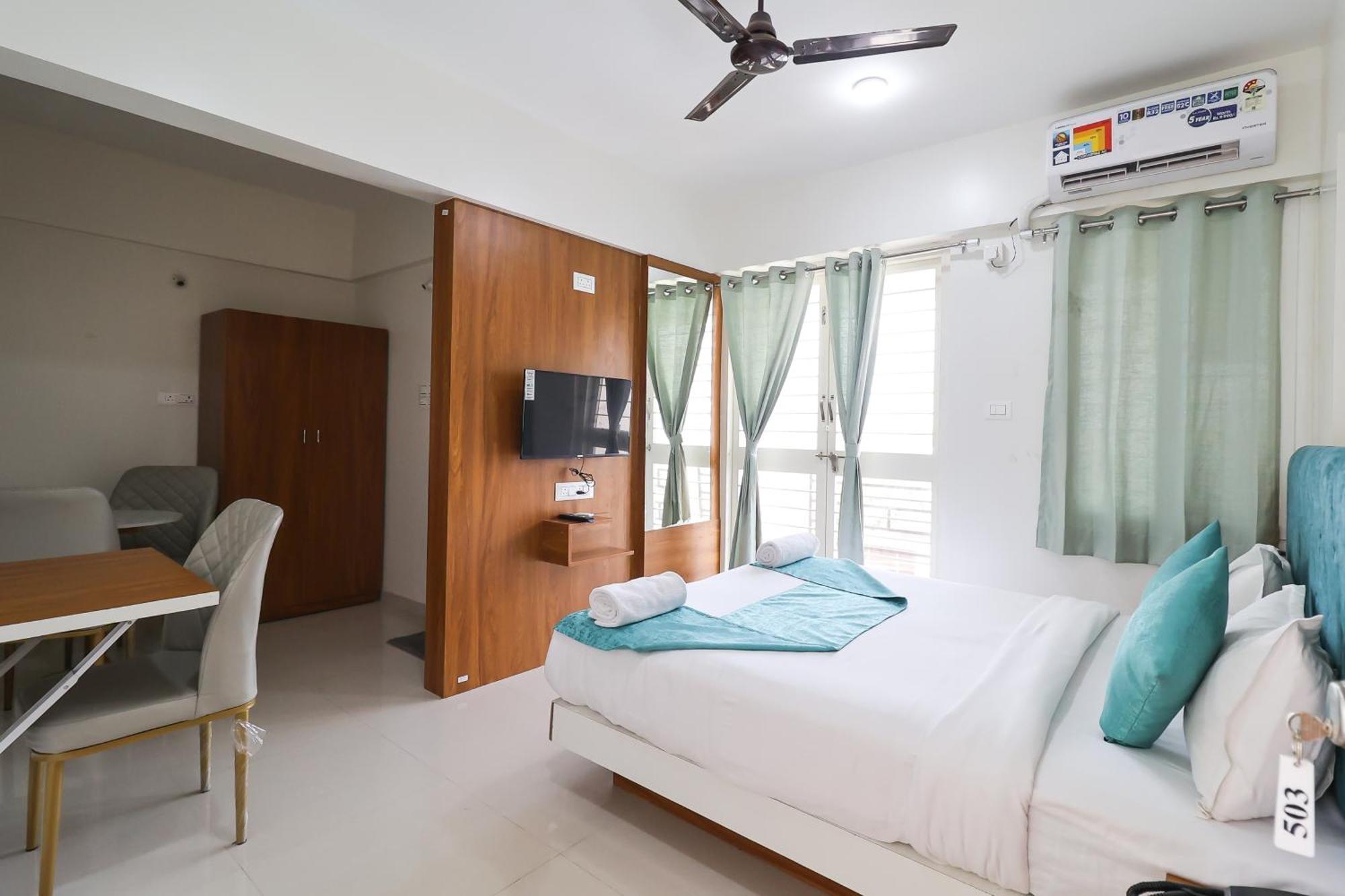 Hotel Tridents Хинджавади Экстерьер фото
