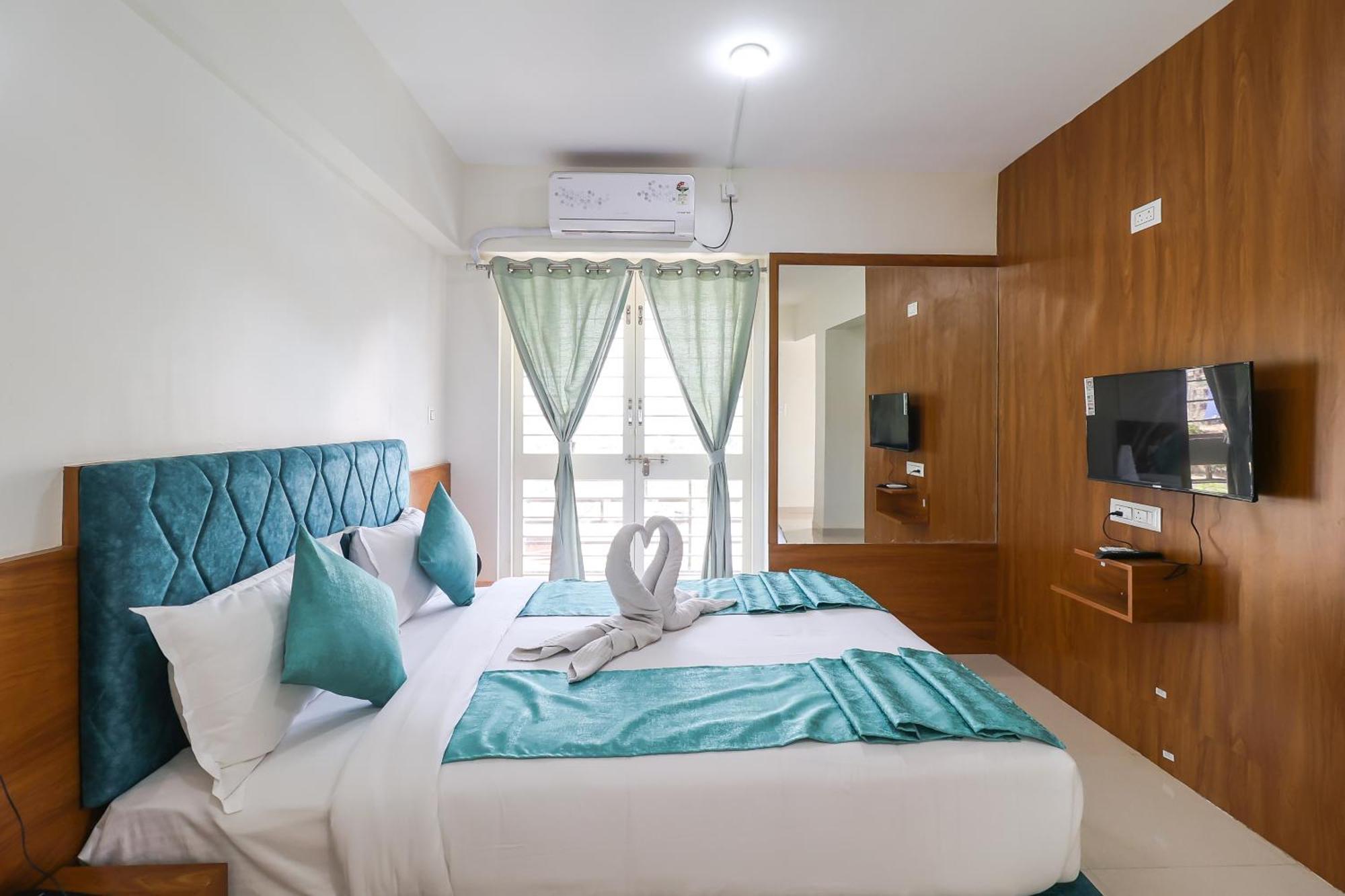 Hotel Tridents Хинджавади Экстерьер фото
